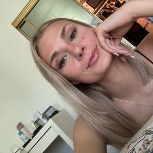 Meet your Posher, Ariane